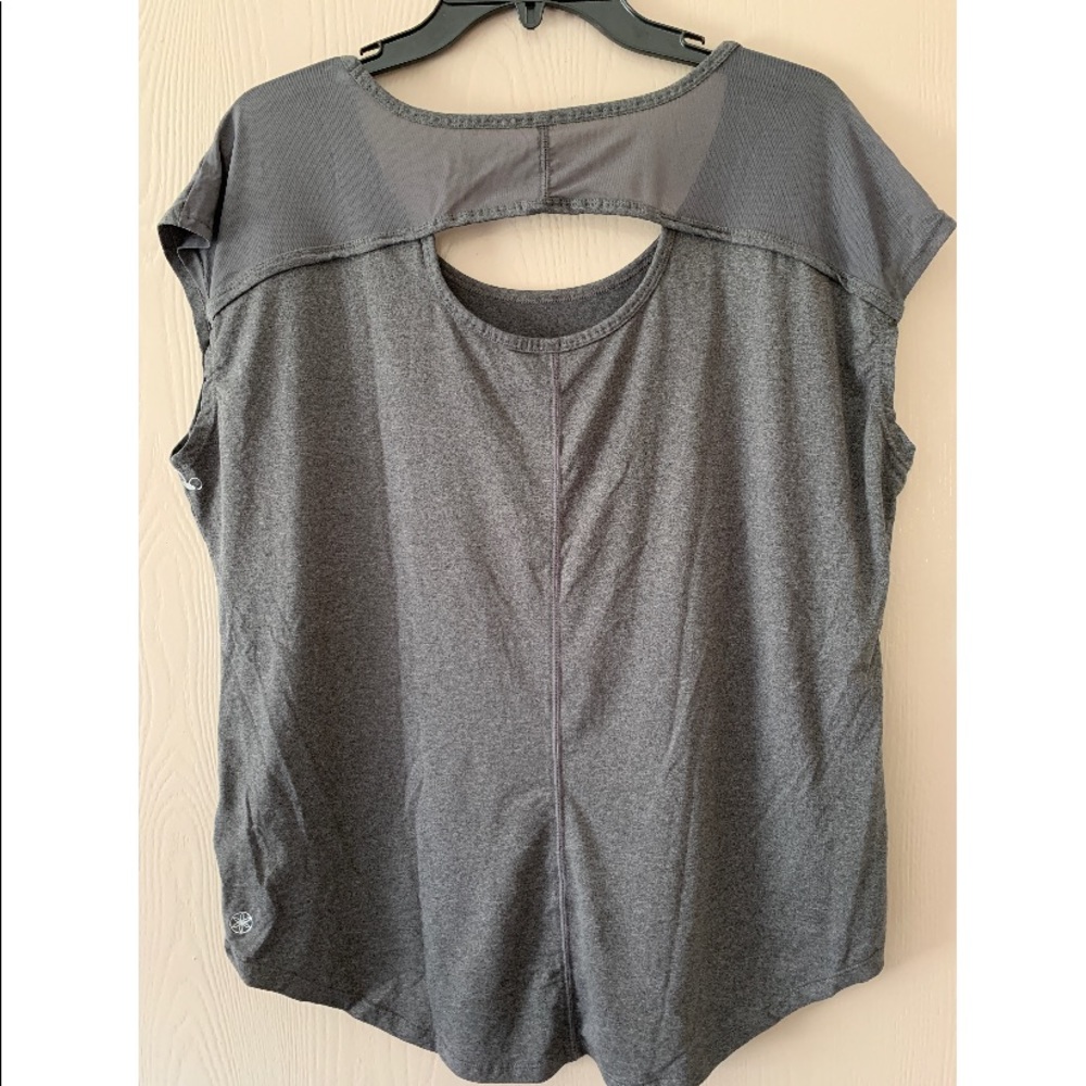 Yoga tank top - Picture 2 of 3